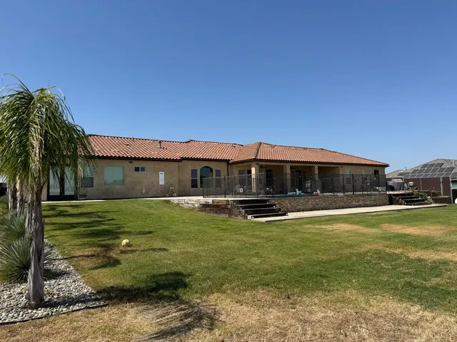 $1,350,000 | 13390 East Falcon Meadow Lane, Clovis, CA 93619