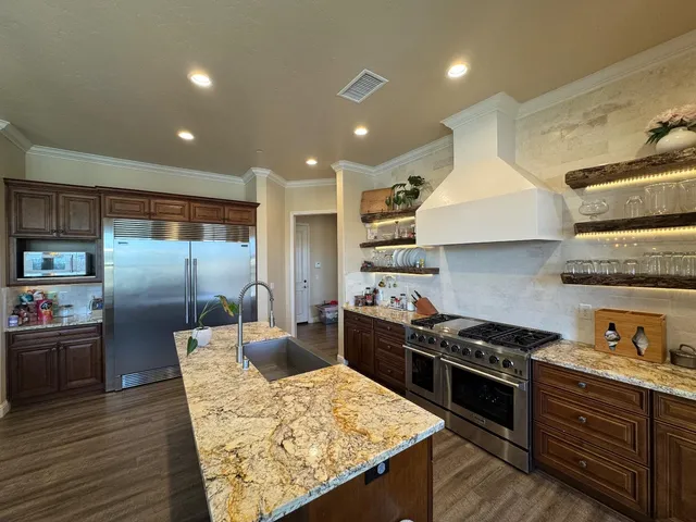 $1,350,000 | 13390 East Falcon Meadow Lane, Clovis, CA 93619