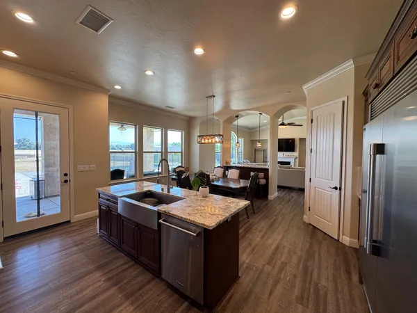 $1,350,000 | 13390 East Falcon Meadow Lane, Clovis, CA 93619