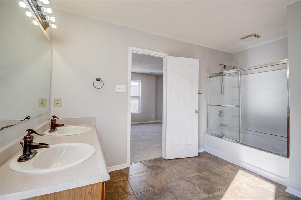 9266 West Reflection Court Pendleton, IN 46064 - Photo 8 of 32 Gallery Image 8