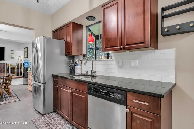 $389,000 | 646 Ridgeview Court, Unit 646, Toms River, NJ 08753