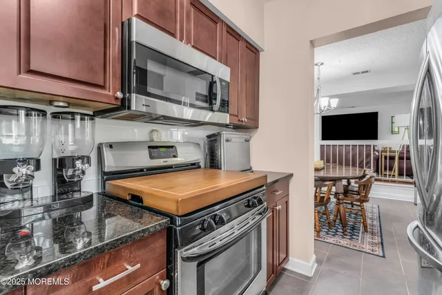 $389,000 | 646 Ridgeview Court, Unit 646, Toms River, NJ 08753