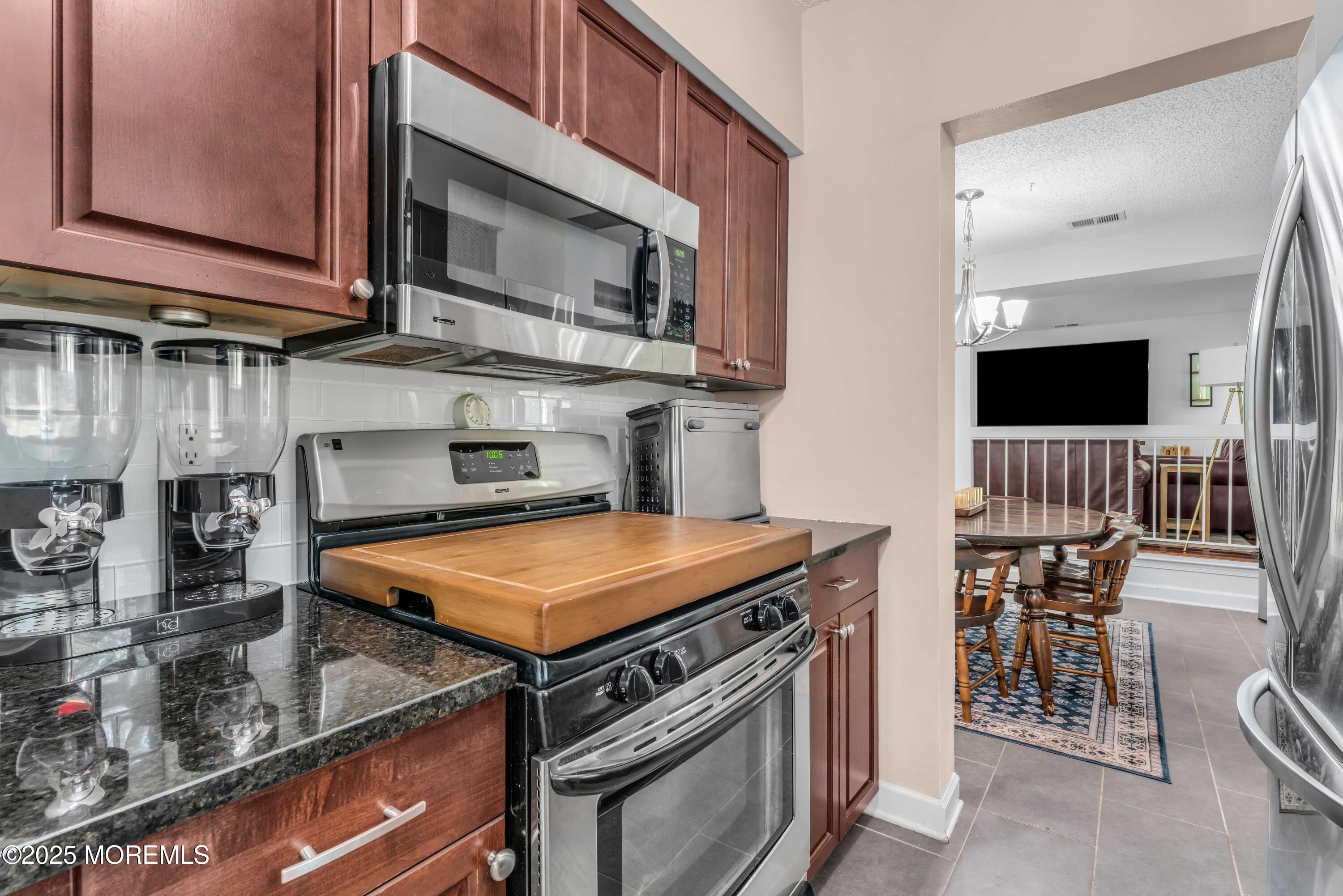 646 Ridgeview Court, Unit 646 Toms River, NJ 08753 - Photo 8 of 26 photos_high_resolution_HOM09165