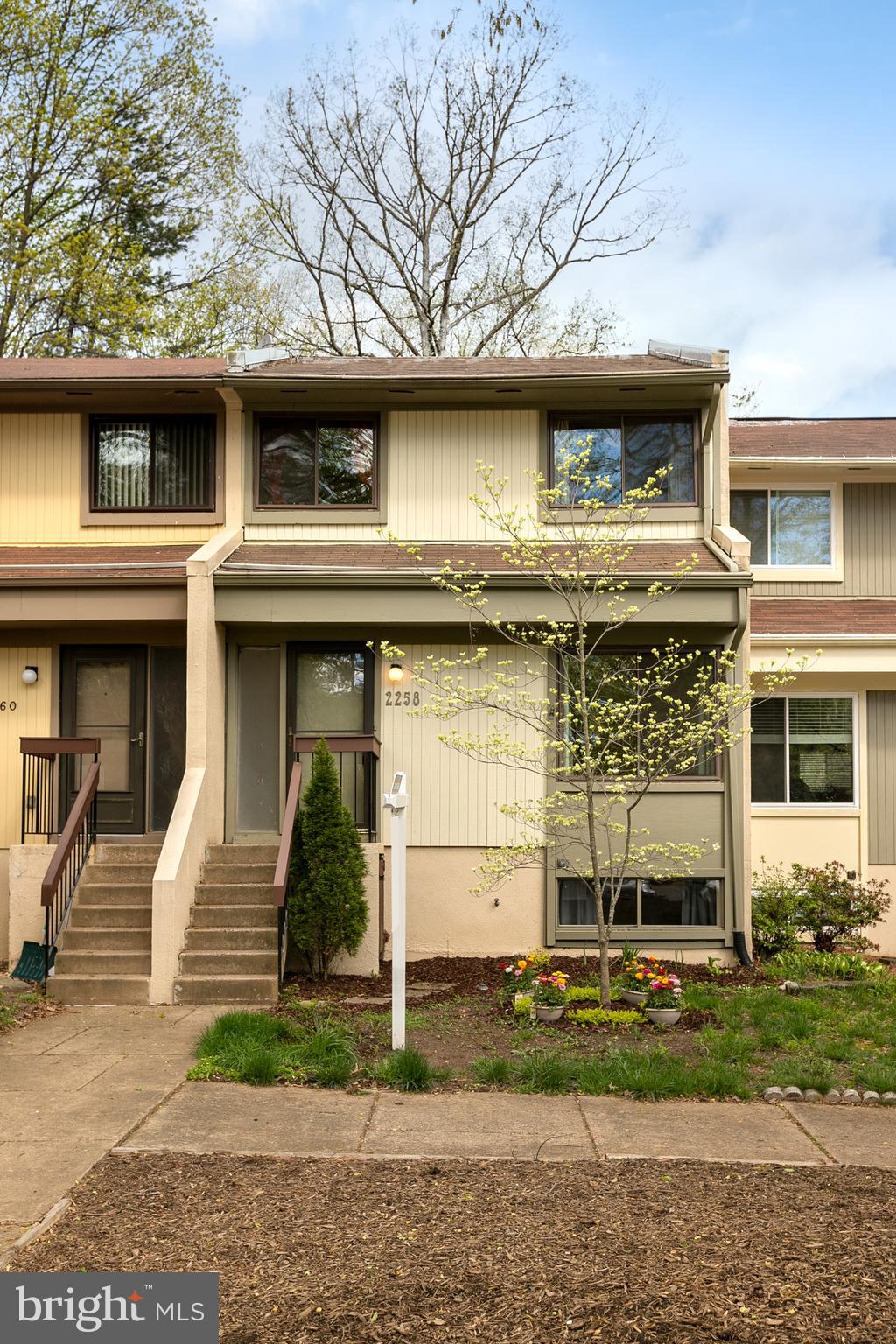 2258 White Cornus Lane Reston, VA 20191 - Photo 3 of 36