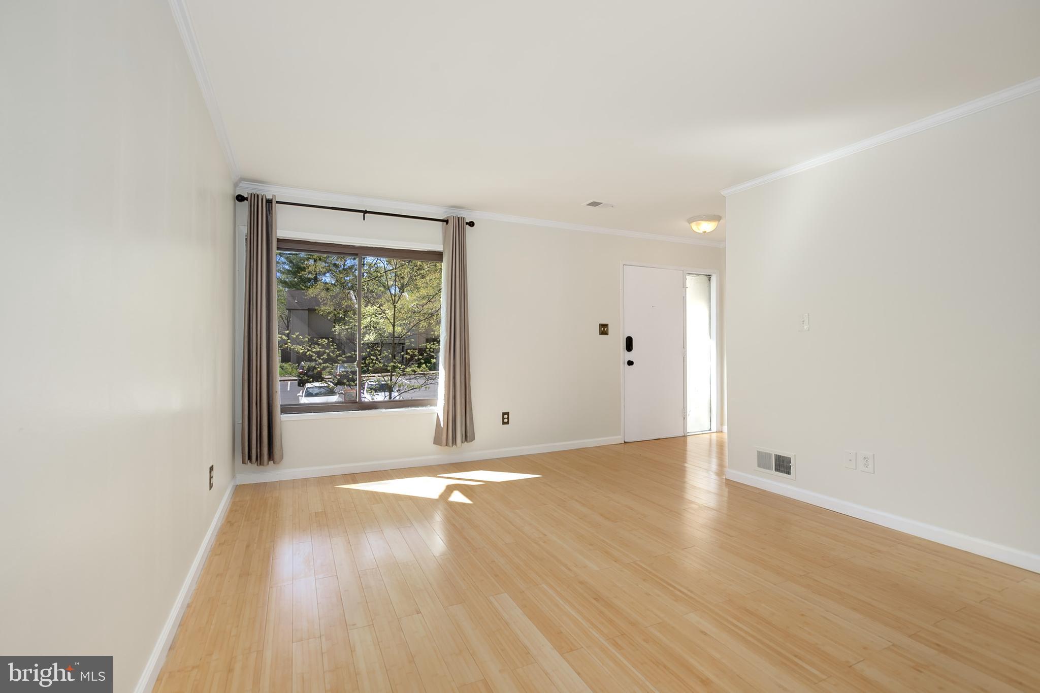 2258 White Cornus Lane Reston, VA 20191 - Photo 7 of 36