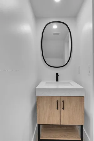 $650,000 | 5750 Turin Street, Unit 206, Coral Gables, FL 33146