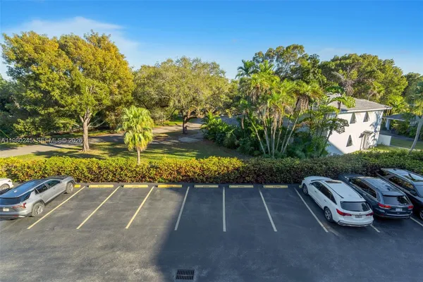 $650,000 | 5750 Turin Street, Unit 206, Coral Gables, FL 33146