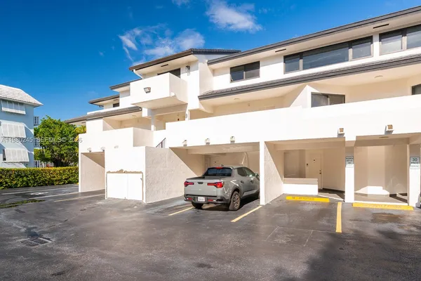 $650,000 | 5750 Turin Street, Unit 206, Coral Gables, FL 33146