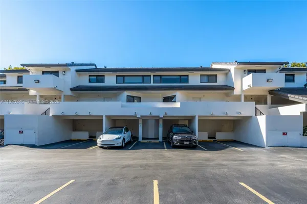 $650,000 | 5750 Turin Street, Unit 206, Coral Gables, FL 33146