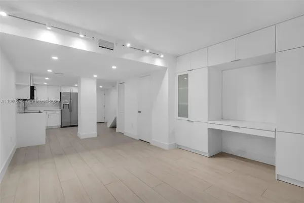 $650,000 | 5750 Turin Street, Unit 206, Coral Gables, FL 33146