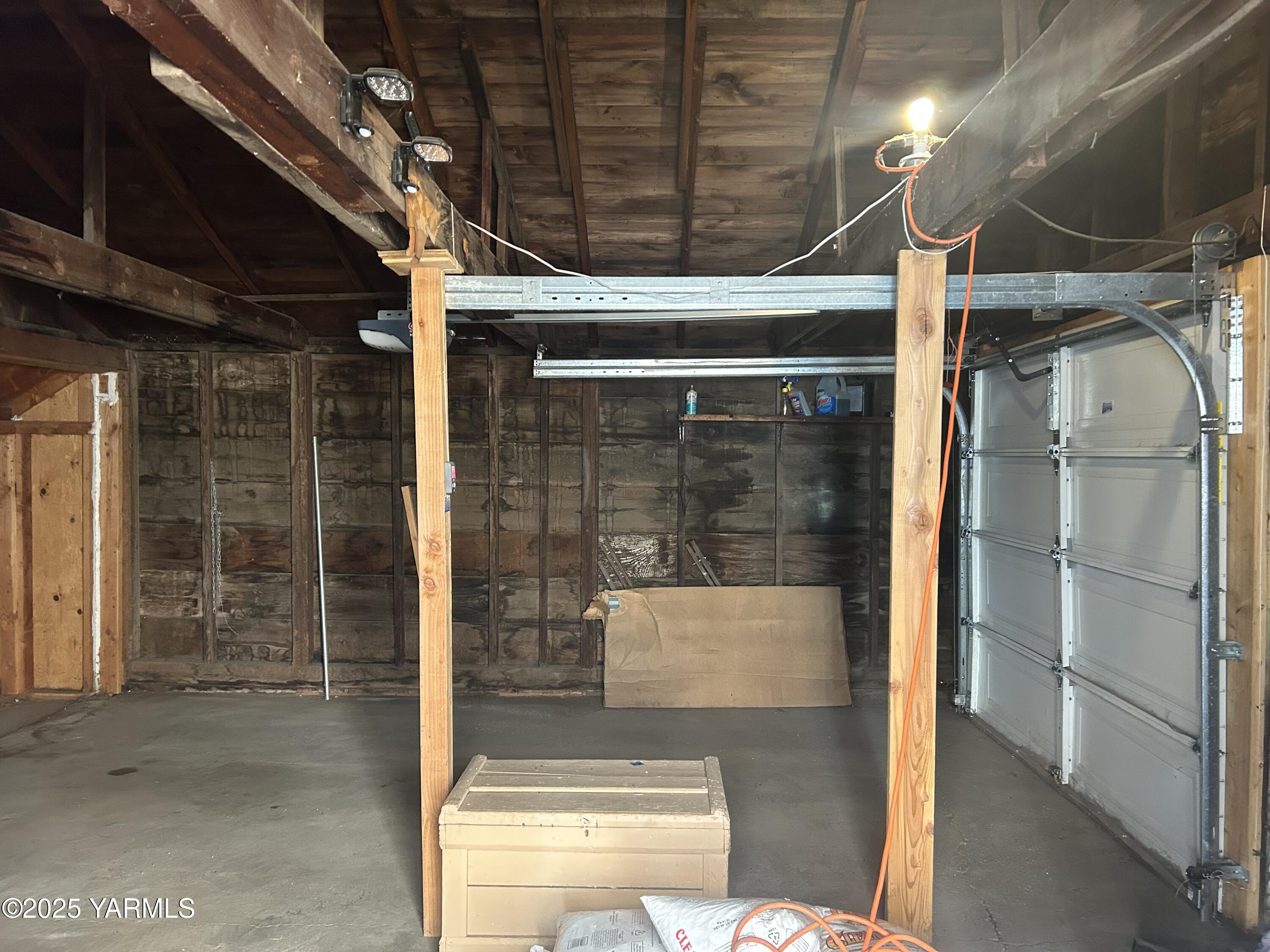 1110 South 8th Avenue Yakima, WA 98902 - Photo 20 of 25 a view of parking garage