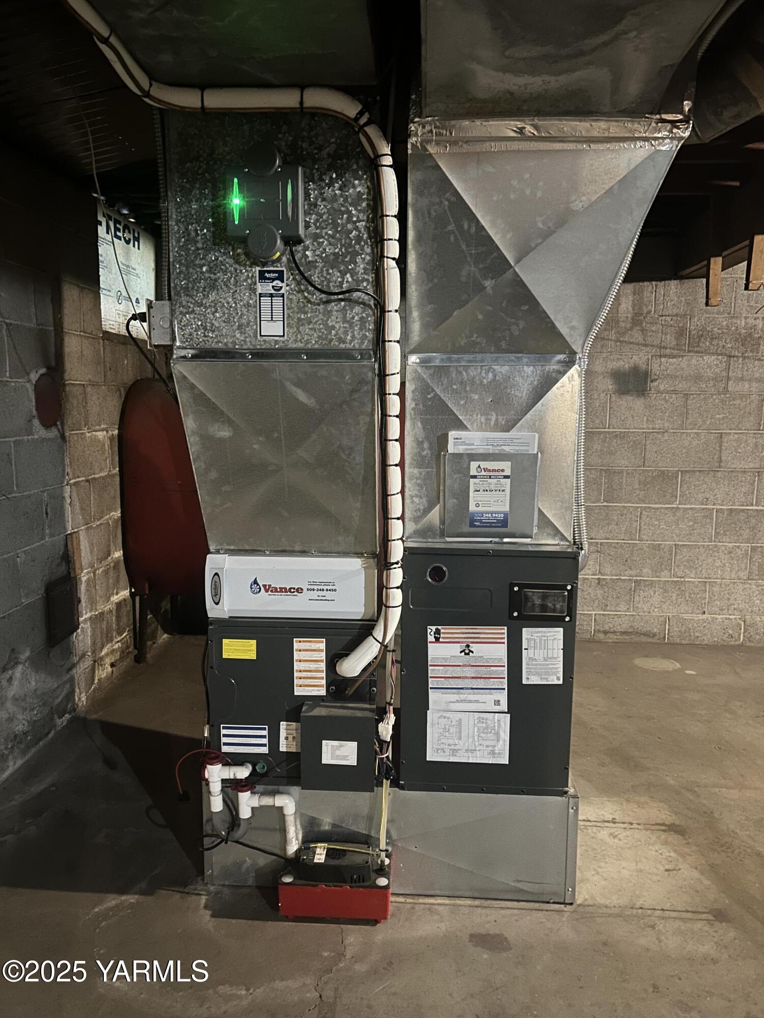 1110 South 8th Avenue Yakima, WA 98902 - Photo 4 of 25 a picture of a outdoor space