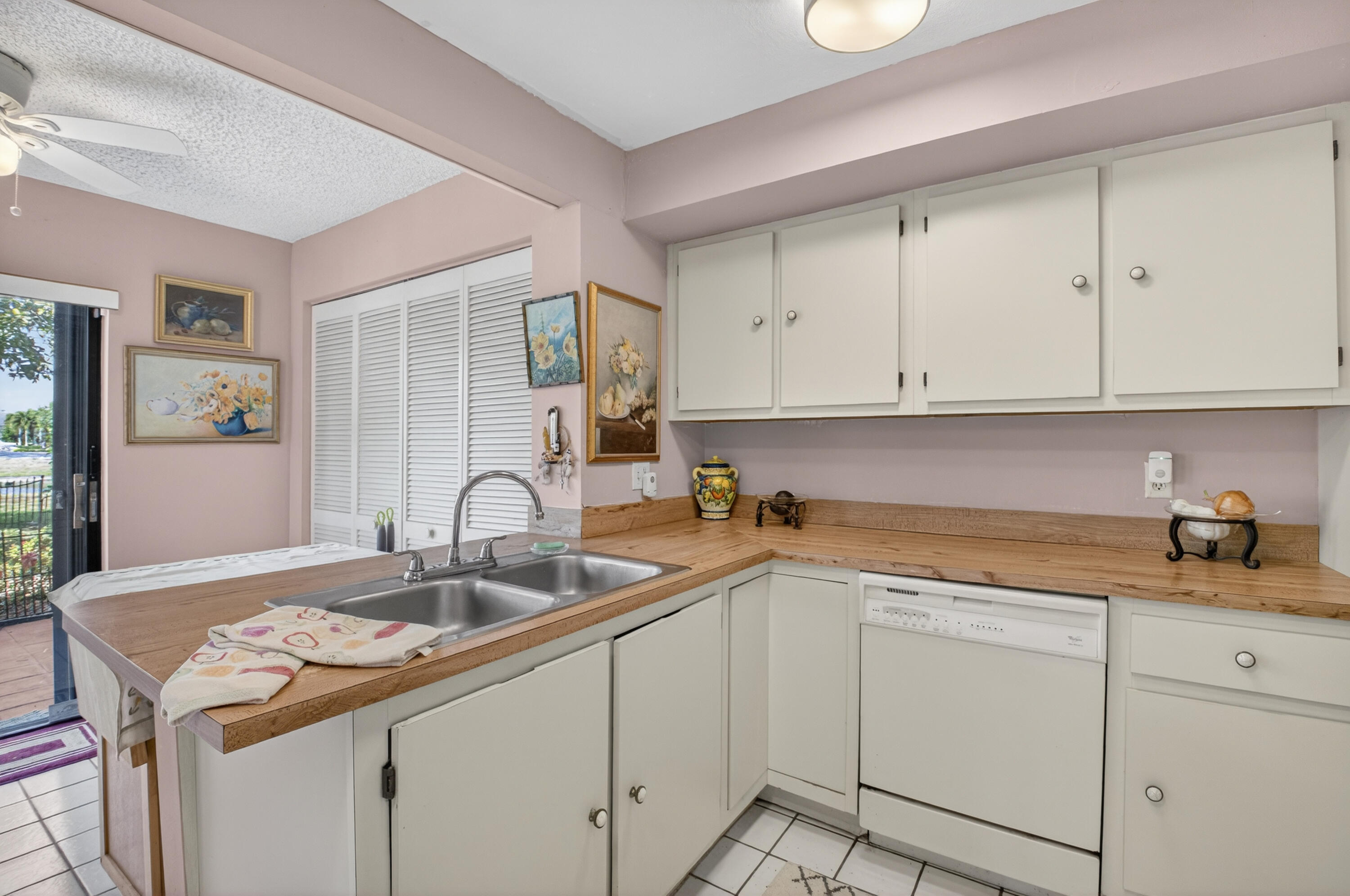 6535 Parkview Drive, Unit B Boca Raton, FL 33433 - Photo 15 of 37 current kitchen
