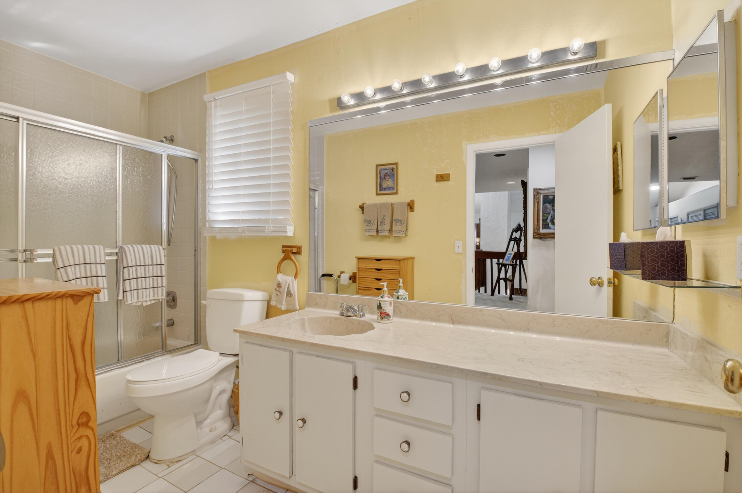 6535 Parkview Drive, Unit B Boca Raton, FL 33433 - Photo 32 of 37 current guest bathroom