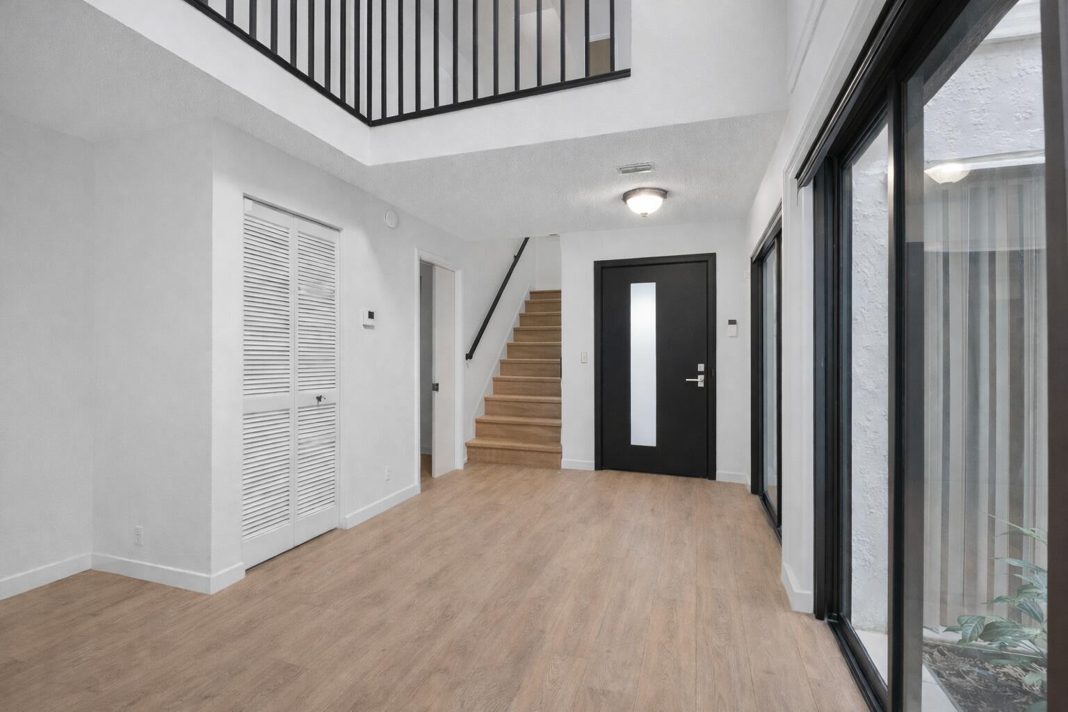 6535 Parkview Drive, Unit B Boca Raton, FL 33433 - Photo 8 of 37 virtual front hallway