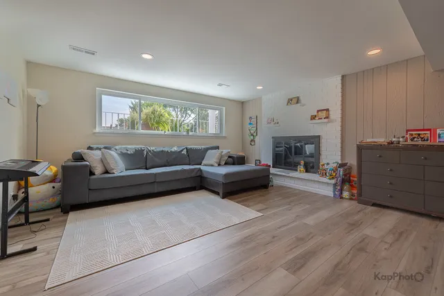 $522,800 | 818 Brentwood Court, Schaumburg, IL 60193