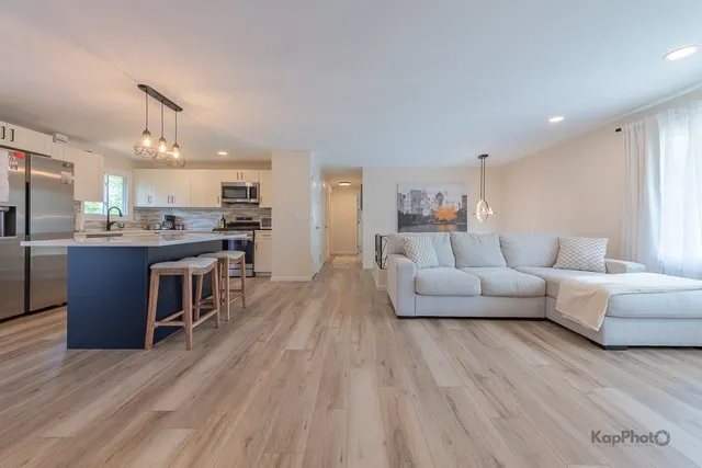 $522,800 | 818 Brentwood Court, Schaumburg, IL 60193