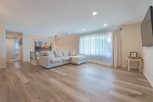 $522,800 | 818 Brentwood Court, Schaumburg, IL 60193