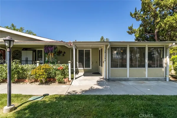 $330,000 | 19124 Avenue Of The Oaks, Unit A, Newhall, CA 91321