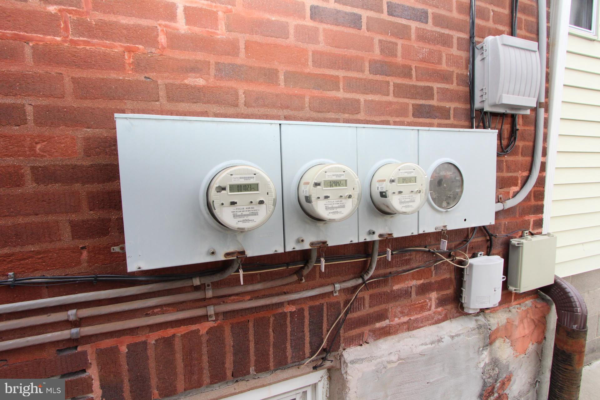 2311 Rhawn Street Philadelphia, PA 19152 - Photo 4 of 34 a clock on a wall