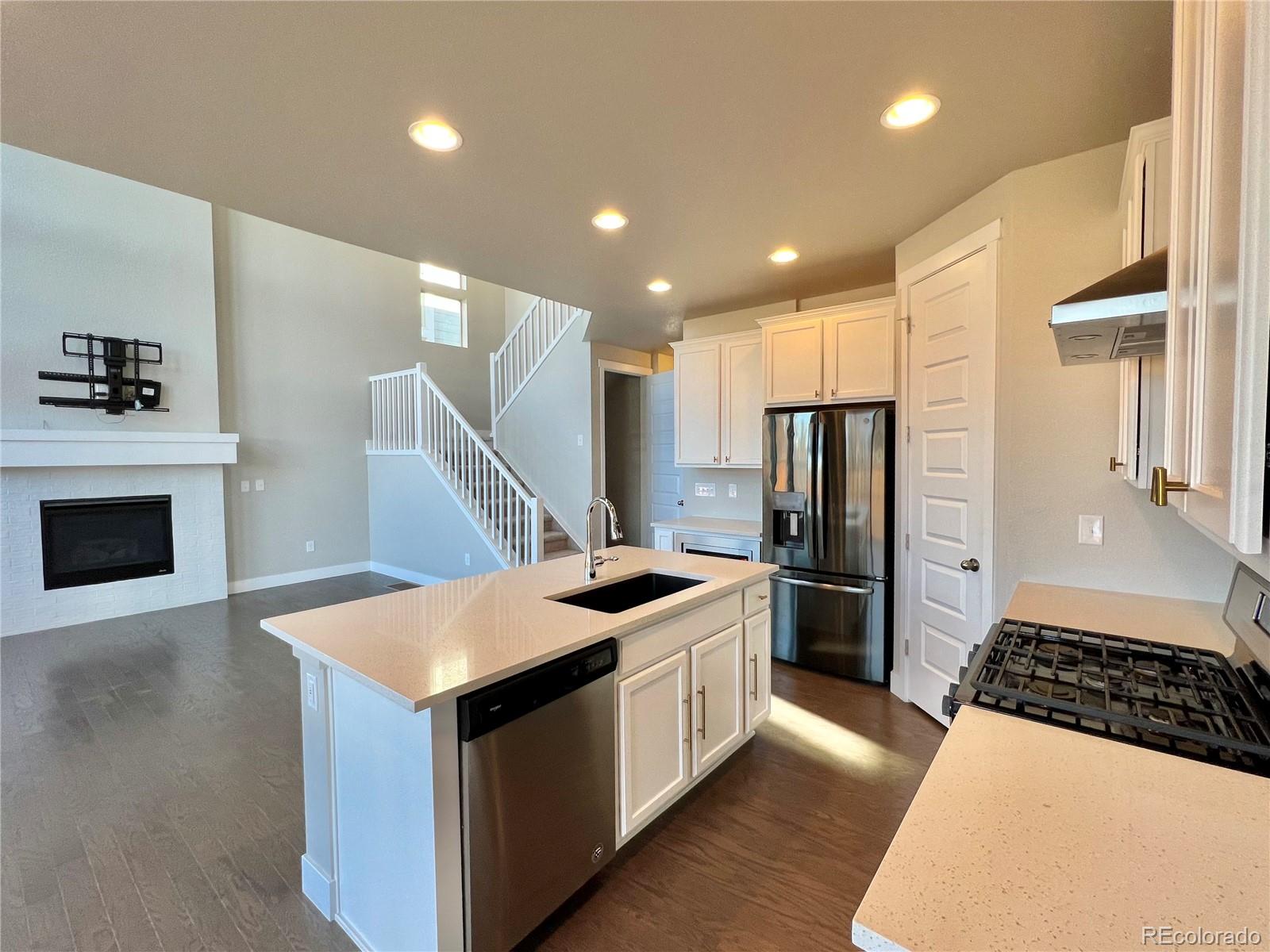 6833 Decatur Street Denver, CO 80221 - Photo 4 of 28