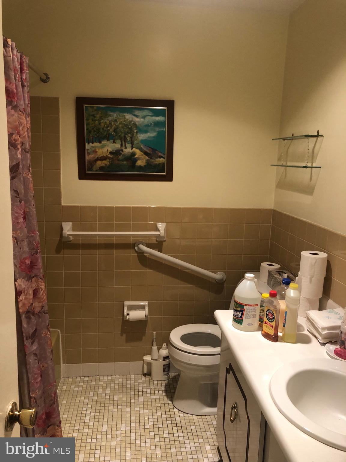 8930 Krewstown Road, Unit 317 Philadelphia, PA 19115 - Photo 8 of 17 Gallery Image 8