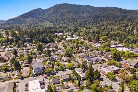 $1,199,999 | 60 2nd Avenue Northeast, Issaquah, WA 98027