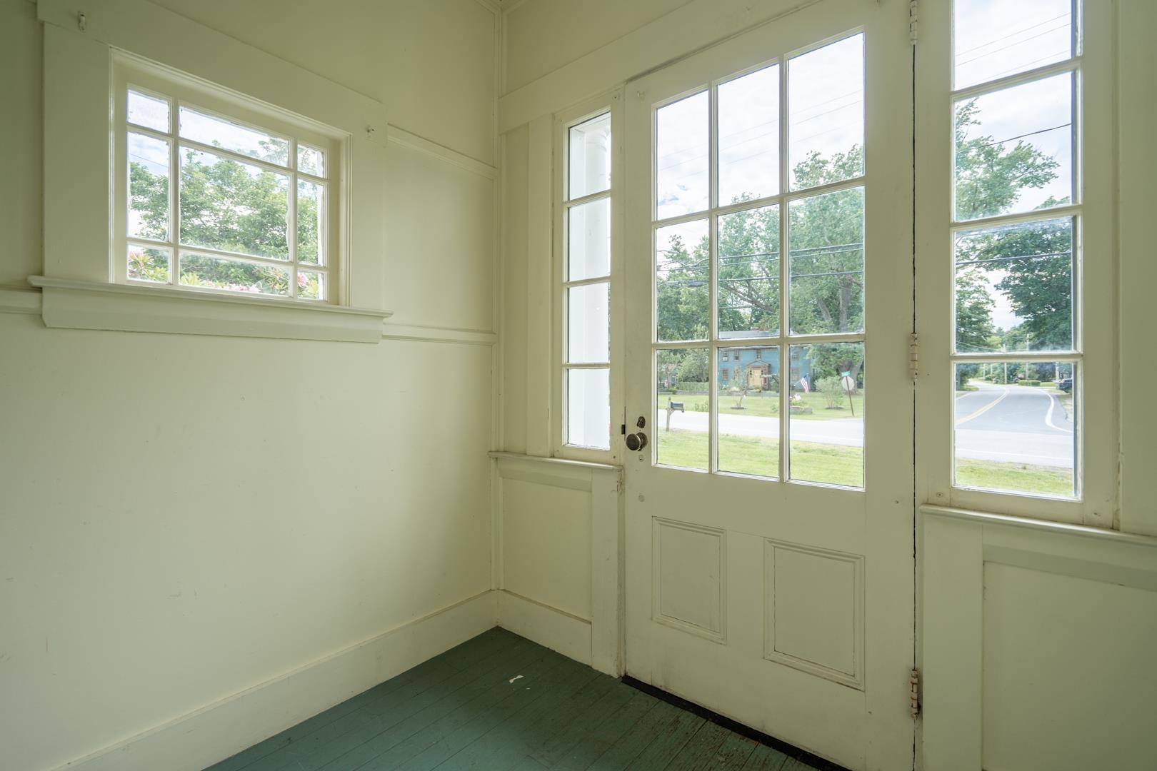 191 Main Street Kingston, NH 03848 - Photo 15 of 40