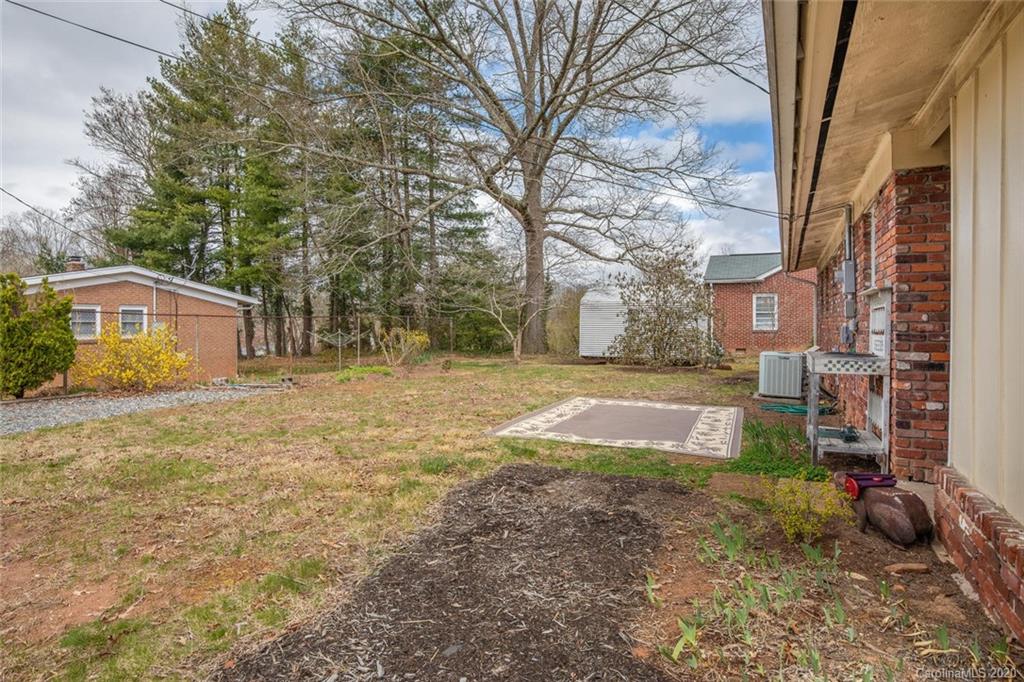 183 Brevard Road Asheville, NC 28806 - Photo 16 of 22 Gallery Image 16