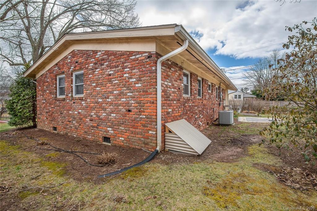 183 Brevard Road Asheville, NC 28806 - Photo 22 of 22 Gallery Image 22