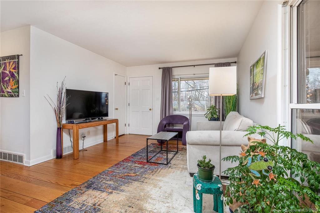 183 Brevard Road Asheville, NC 28806 - Photo 5 of 22 Gallery Image 5