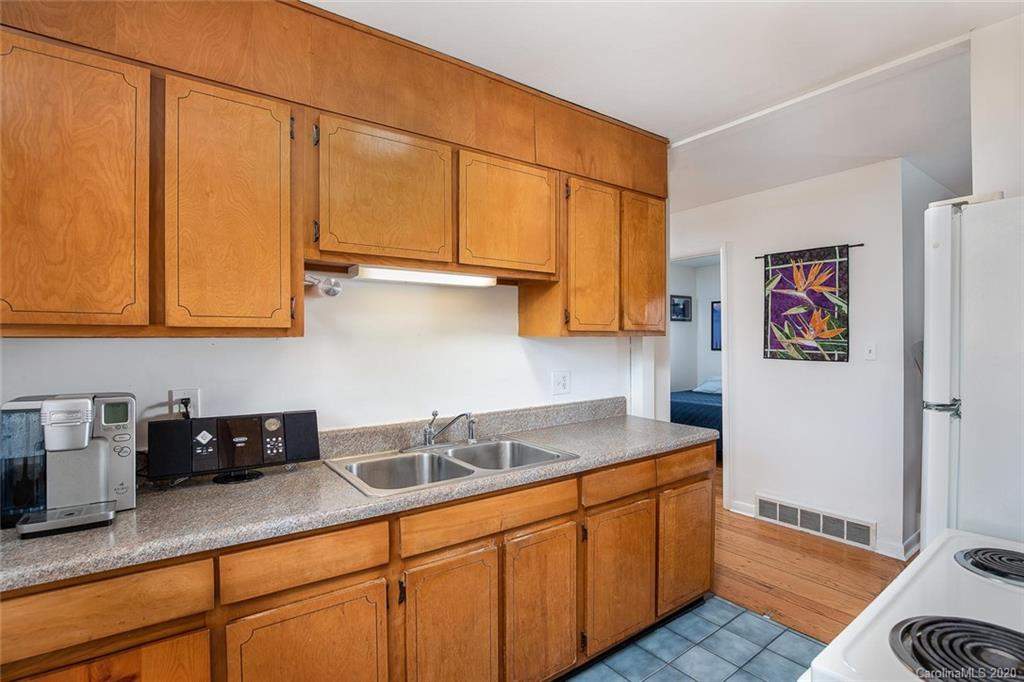 183 Brevard Road Asheville, NC 28806 - Photo 9 of 22 Gallery Image 9