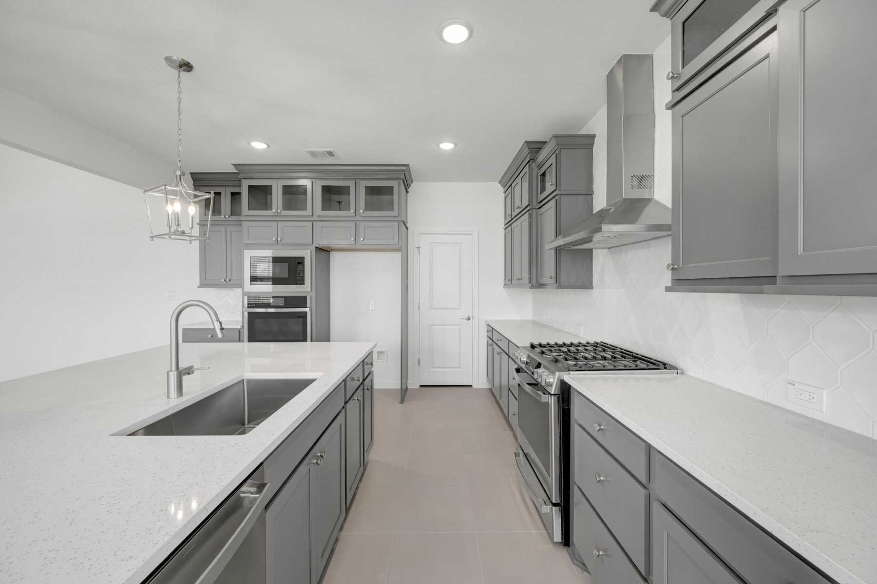 3214 Rios Court League City, TX 77573 - Photo 8 of 48 Gorgeous kitchen with stacked cabinets