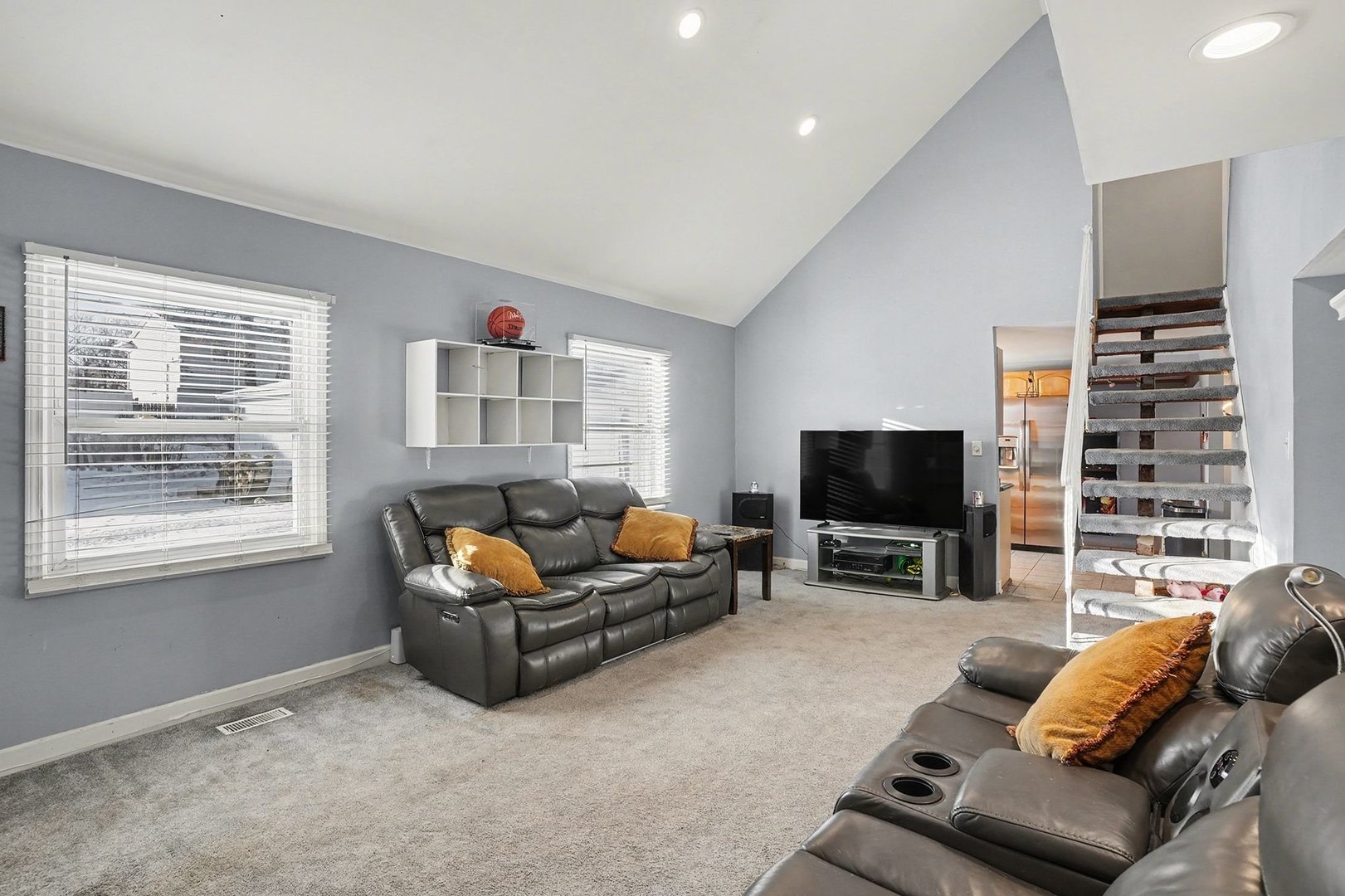 207 Seabury Road Bolingbrook, IL 60440 - Photo 7 of 33