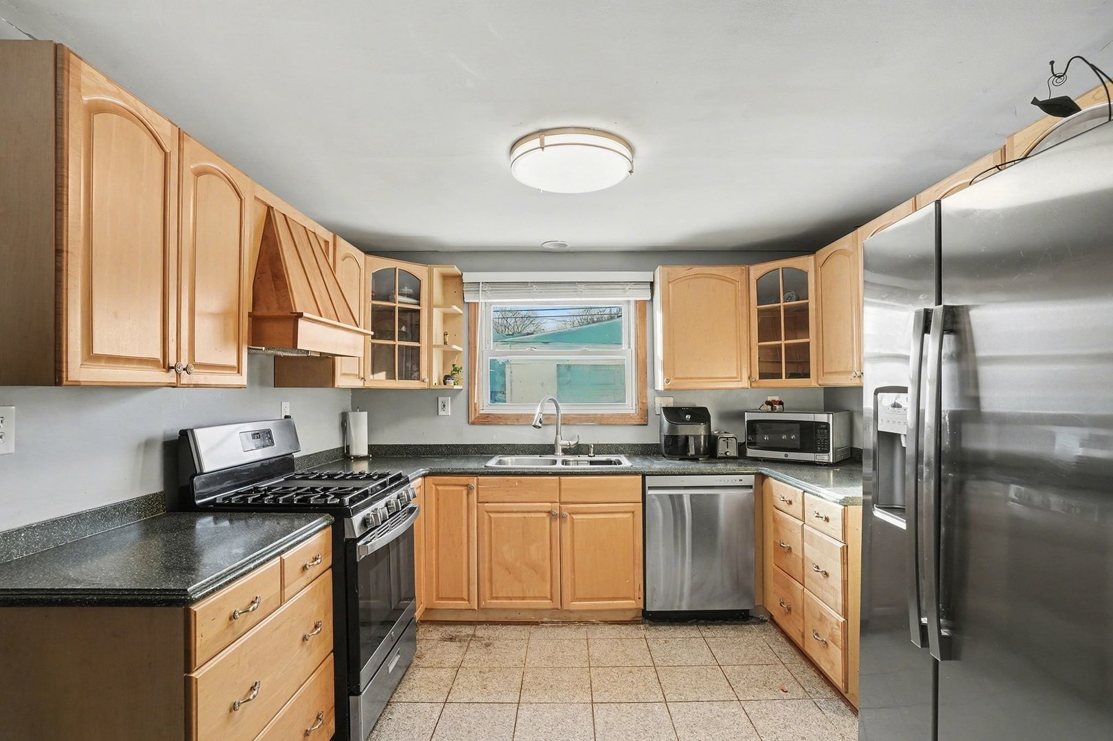 207 Seabury Road Bolingbrook, IL 60440 - Photo 10 of 33