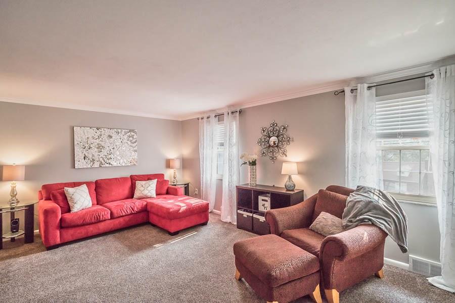 9427 Peebles Road Allison Park, PA 15101 - Photo 3 of 24 Light and Bright and Open