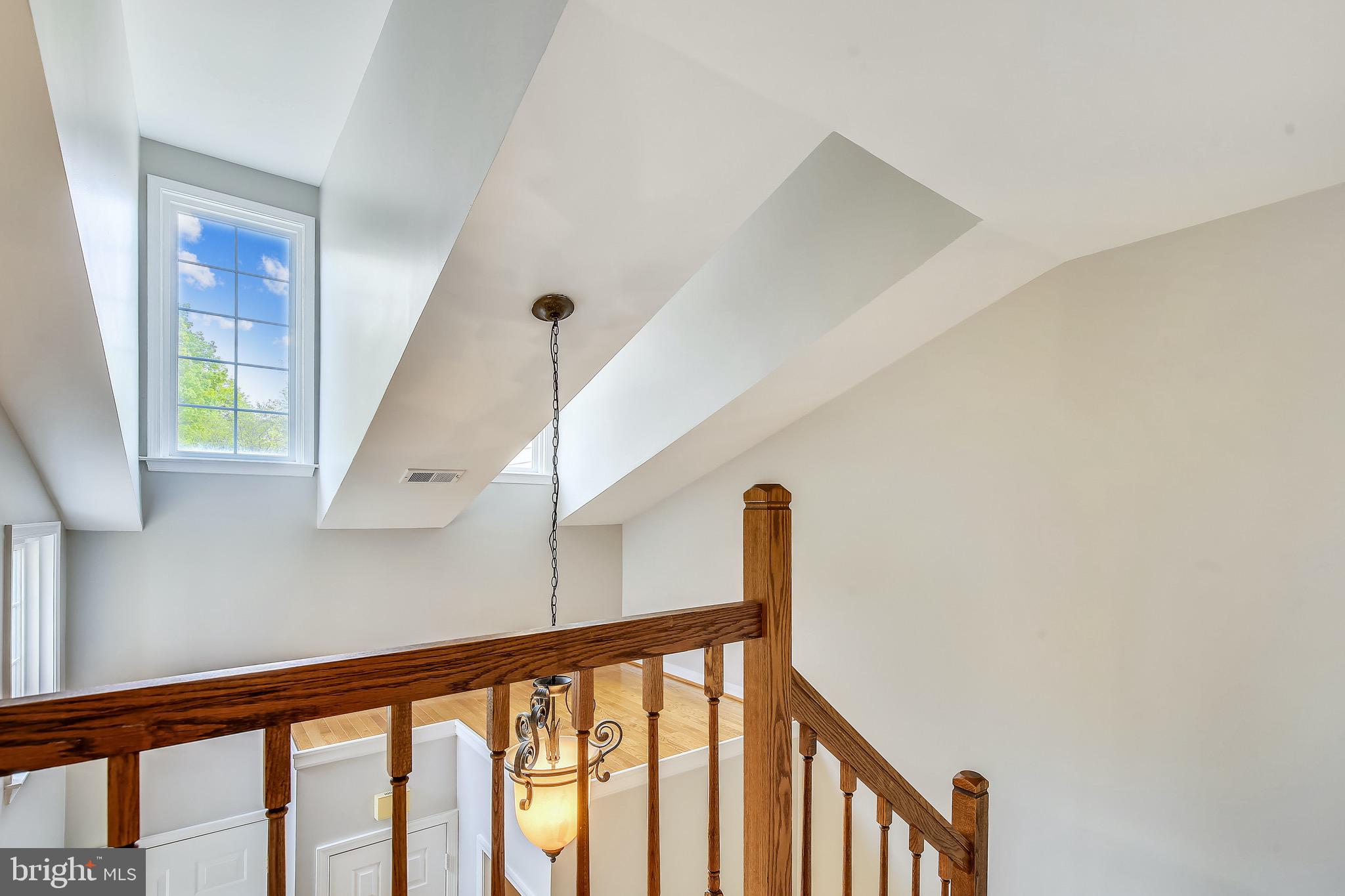 1530 Deer Point Way Reston, VA 20194 - Photo 15 of 42 a view of an entryway