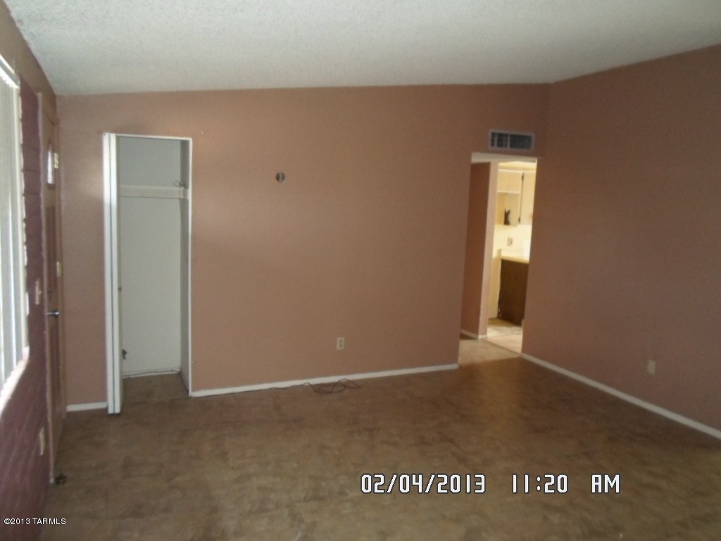 2471 Las Lomitas Road Tucson, AZ 85741 - Photo 2 of 16