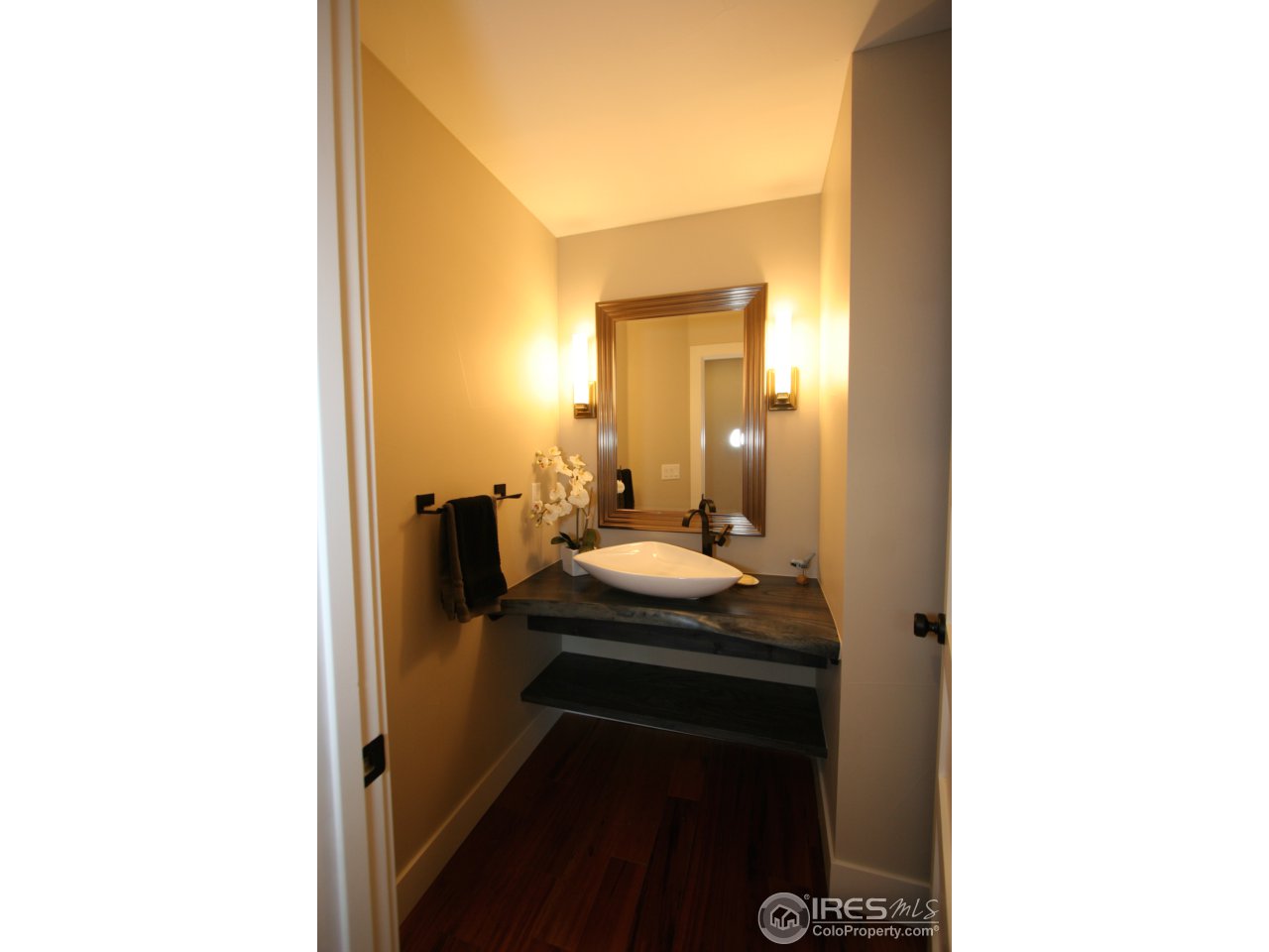 7252 Old Post Road Boulder, CO 80301 - Photo 16 of 30 Main level powder bath