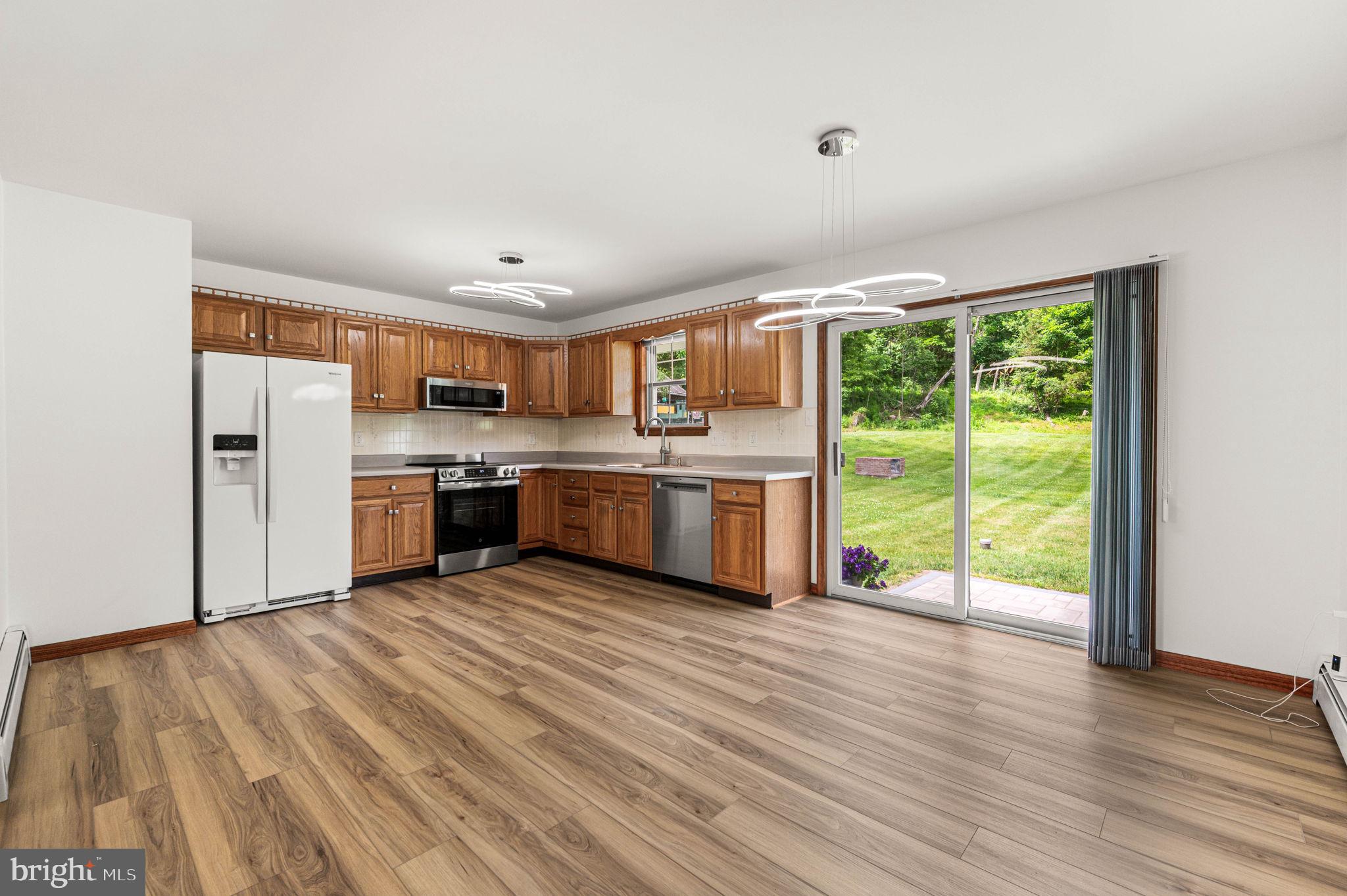 451 Township Line Road Bechtelsville, PA 19505 - Photo 12 of 33 Kitchen