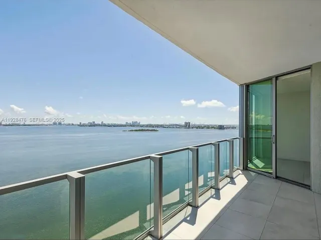 $5,700 | 2900 Northeast 7th Avenue, Unit 1604, Miami, FL 33137