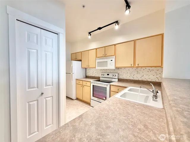 $434,950 | 13301 Southeast 79th Place, Unit C311, Newcastle, WA 98059