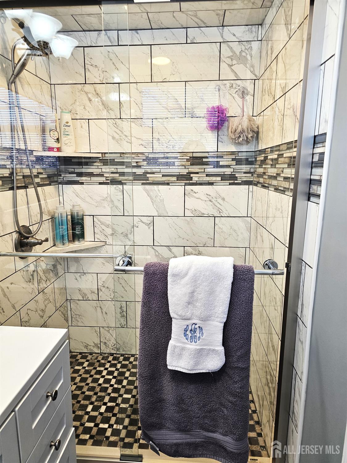 402 Raritan Avenue Middlesex, NJ 08846 - Photo 32 of 48 Gallery Image 32