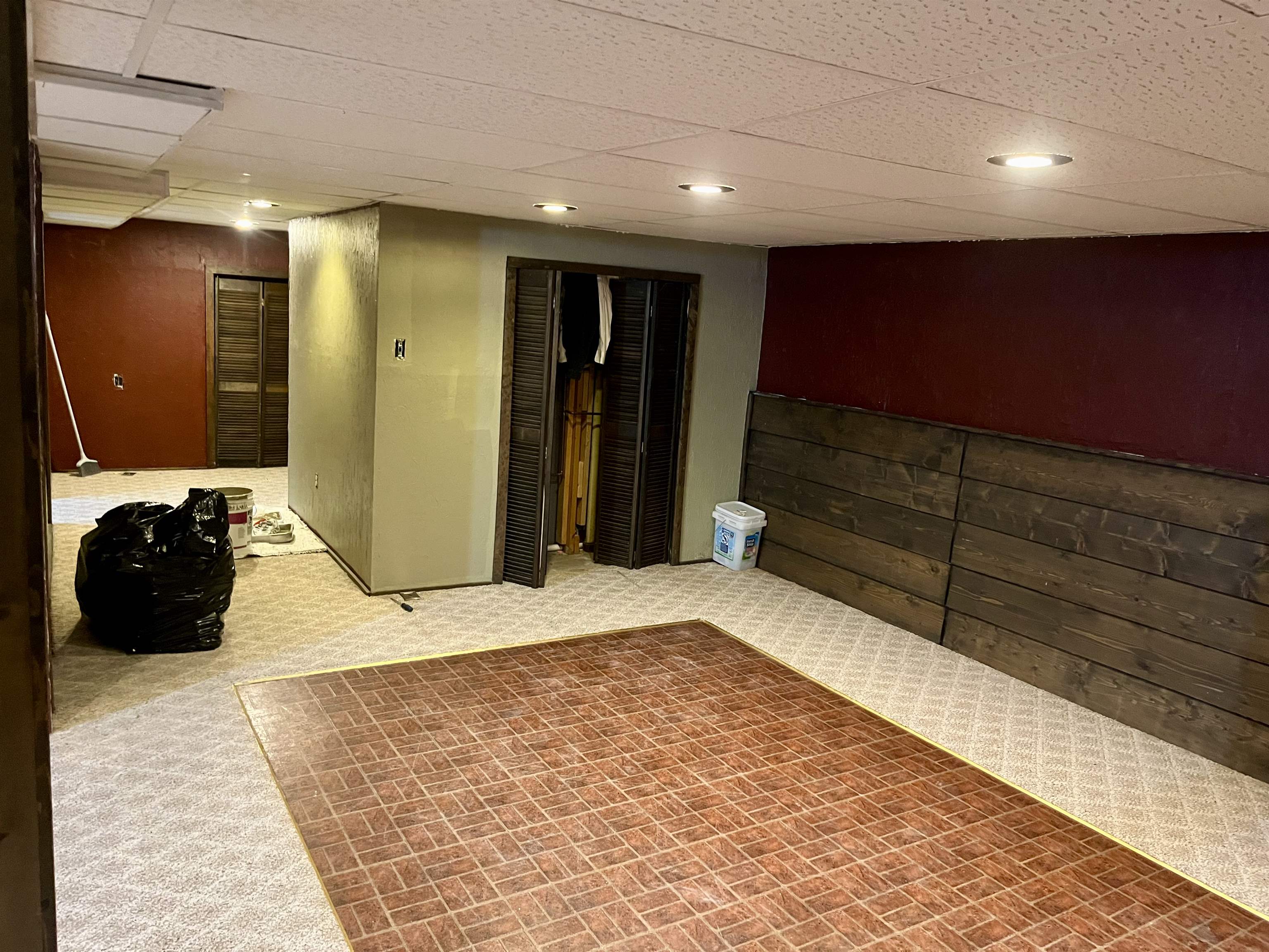 4575 Sunderman Road Rockford, IL 61114 - Photo 11 of 16 a room with a bed and a large mirror