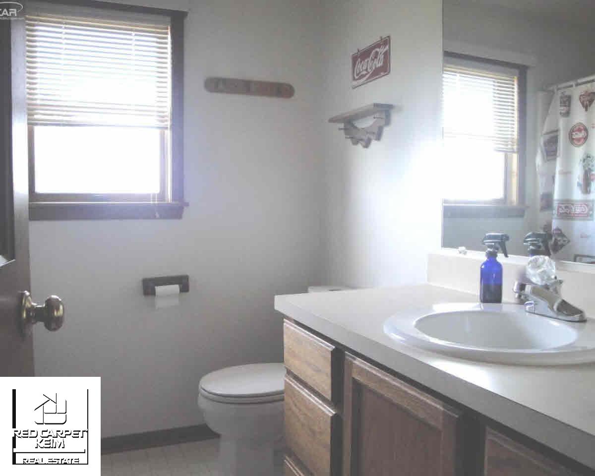 10414 East Bristol Road Davison, MI 48423 - Photo 13 of 29 21350469-12.JPG