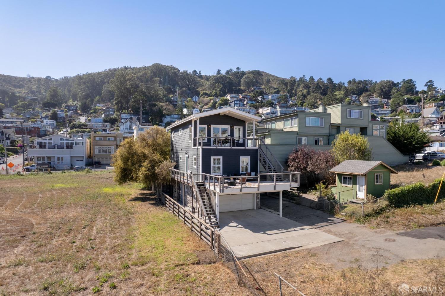 312 Kent Road Pacifica, CA 94044 - Photo 63 of 70 a view of a chairs and table in the patio
