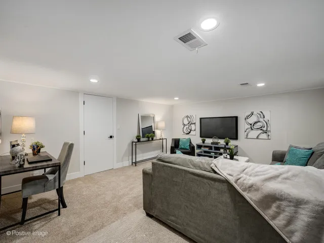 $329,990 | 932 North Wheeling Road, Mount Prospect, IL 60056