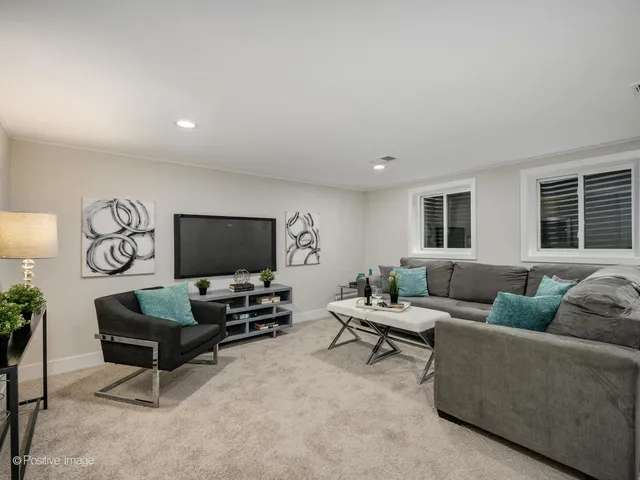 $329,990 | 932 North Wheeling Road, Mount Prospect, IL 60056