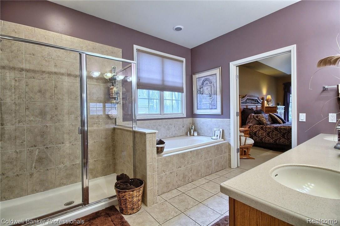 1640 Lasalle Road Canton, MI 48187 - Photo 21 of 40 21_Master_Bathroom_2nd_View.jpg