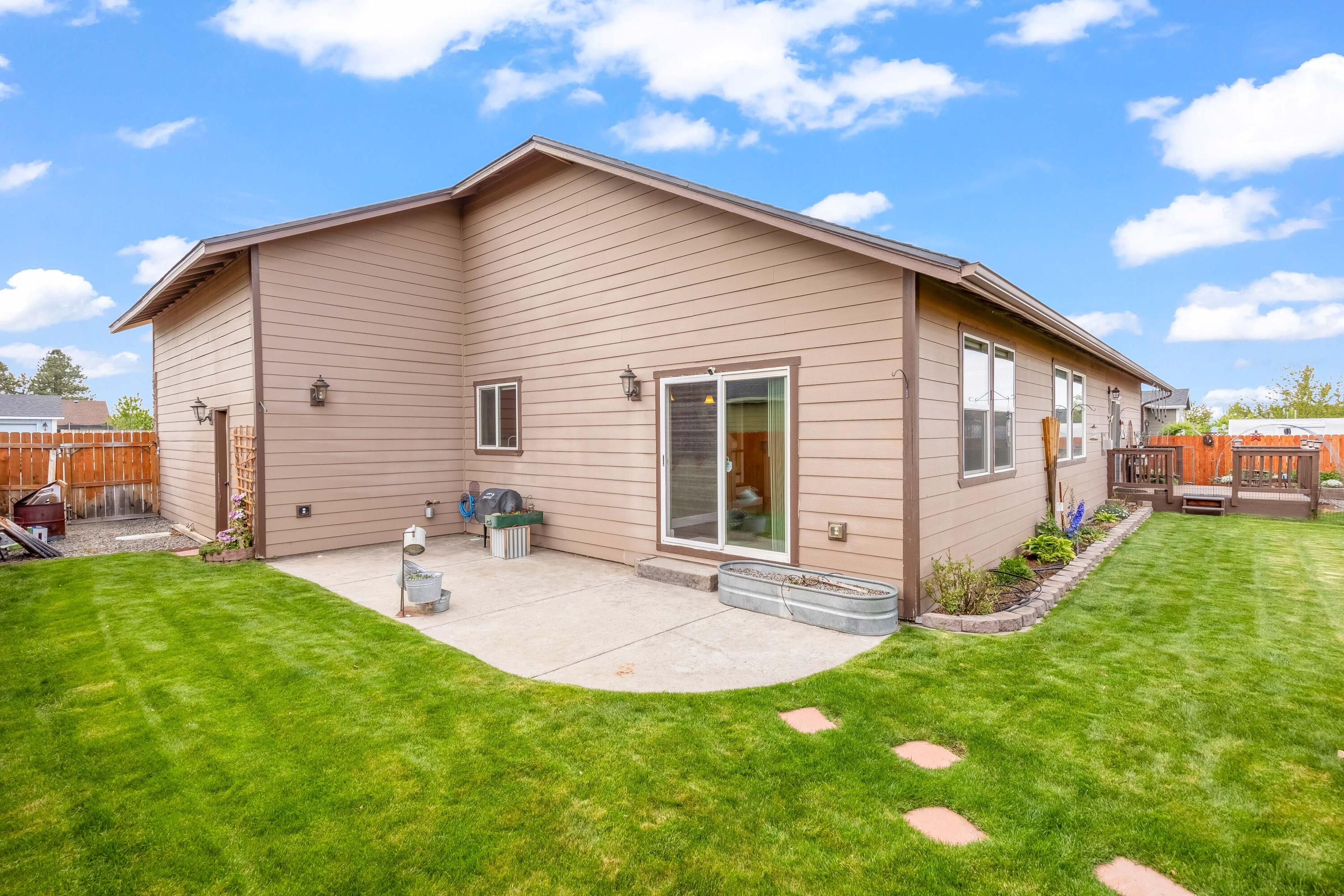 570 Mountain Ridge Drive Culver, OR 97734 - Photo 30 of 46